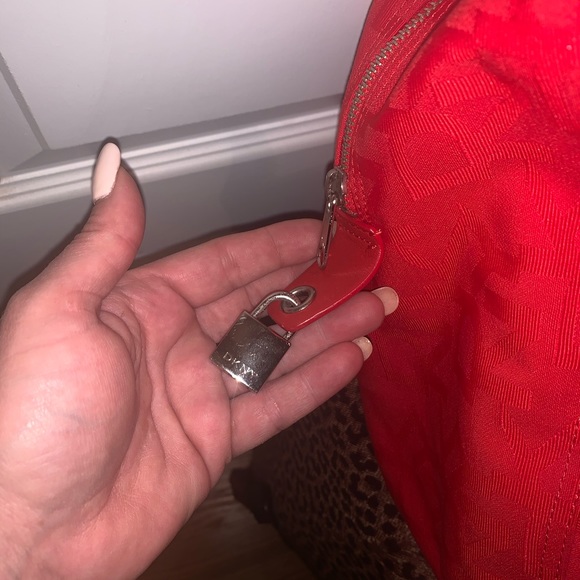 DKNY carry on travel tote bag - Picture 2 of 7